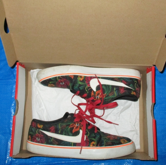 Nike Deep-sea Floral Loafers - Picture 2 of 5